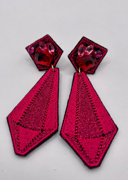 Boucles d'oreilles brodées ARYA, coloris Fuchsia