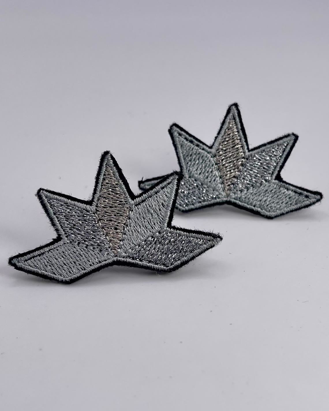 Boucles d'oreilles brodées ASTRA, coloris Argent