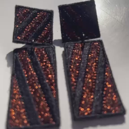 Boucles d'oreilles brodées RITA, coloris Noir & cuivre (vidéo)