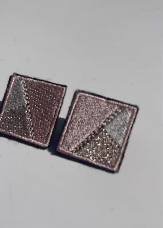 Boucles d'oreilles brodées MINI RITA, coloris Rose, blanc & argent (vidéo)