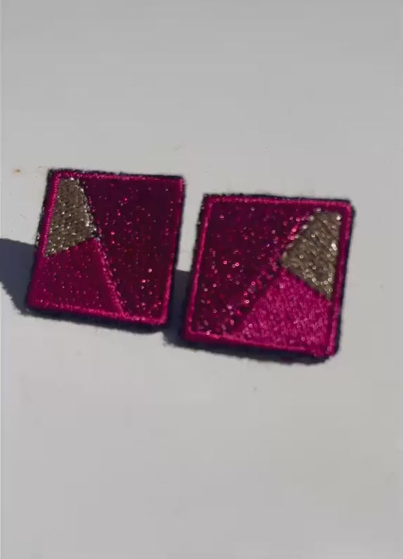 Boucles d'oreilles brodées MINI RITA, coloris Fuchsia & doré (vidéo)