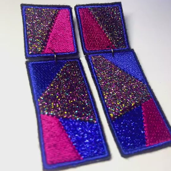 Boucles d'oreilles brodées RITA, coloris Bleu roi & fuchsia (vidéo)