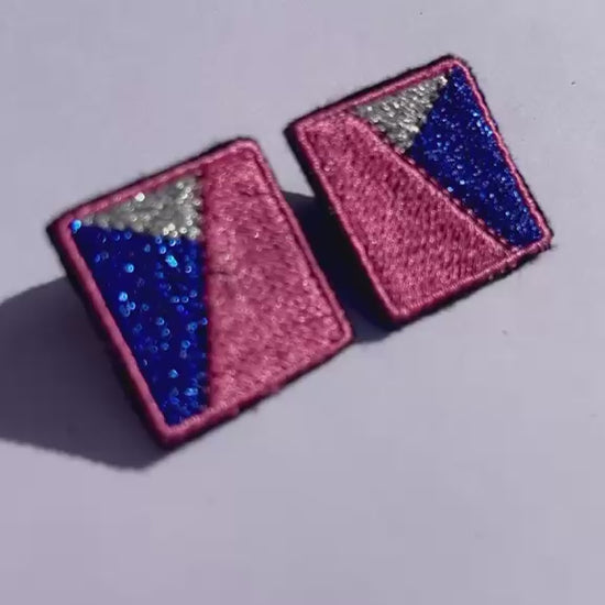Boucles d'oreilles brodées MINI RITA, coloris Rose, bleu & argent (vidéo)