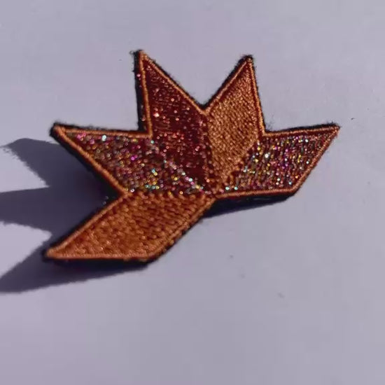 Broche brodée ASTRA, coloris Cuivre & irisé (vidéo)