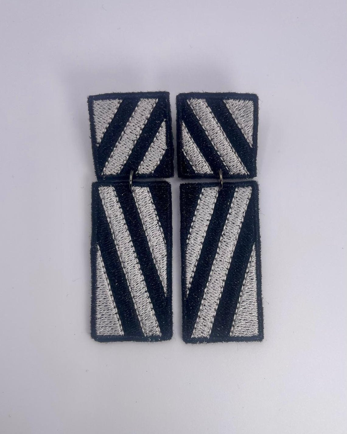 Boucles d'oreilles brodées RITA, coloris Noir & blanc