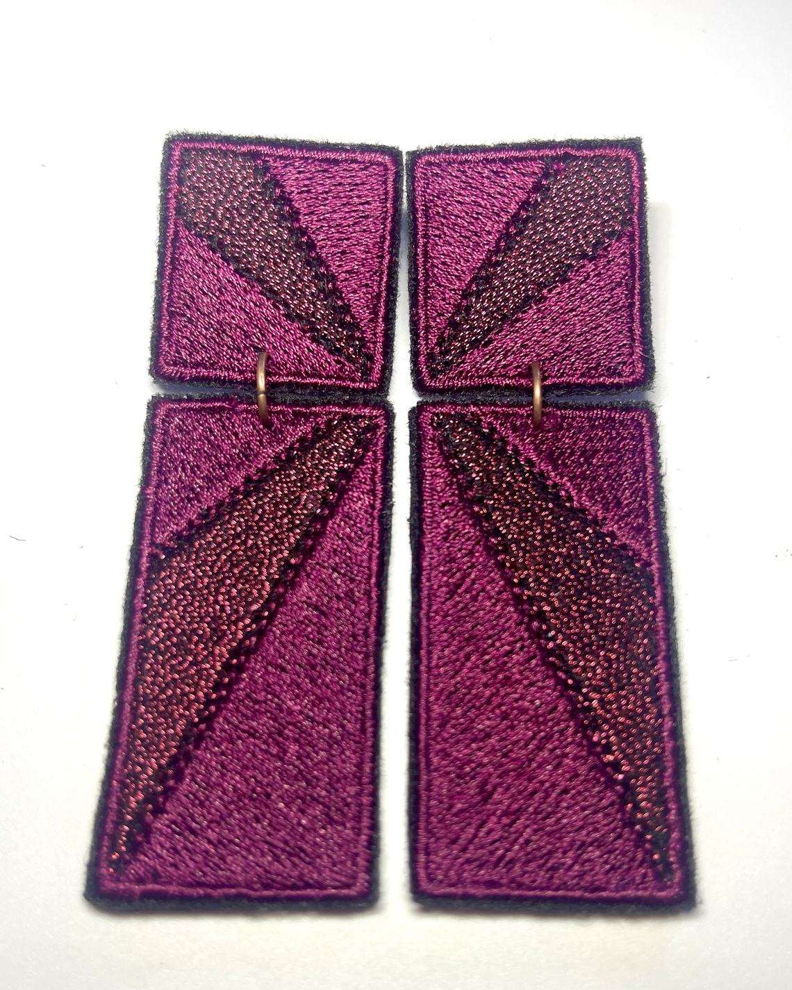 Boucles d'oreilles brodées RITA, coloris Prune & bordeaux