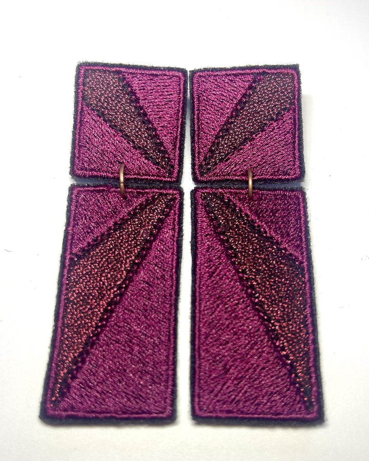 Boucles d'oreilles brodées RITA, coloris Prune & bordeaux