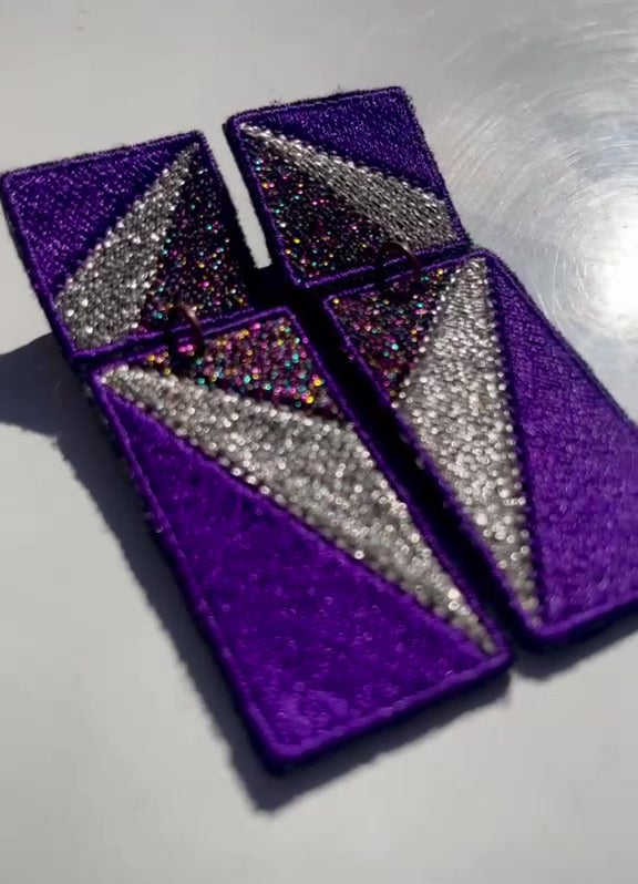 Boucles d'oreilles brodées RITA, coloris Violet & argent